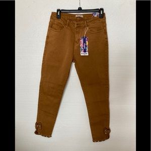 Onado Paris size 8 caramel ankle pants. NWT